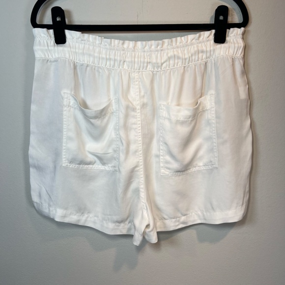 Loft Women's Emory Shorts White Pull On Shorts Lightweight Pockets Tie NEW Large - Picture 6 of 12